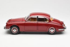 Daimler 250 V8 Червен Paragon 1:18 PA-98312 Метал — снимка 4 от 8