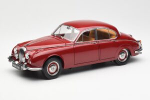Daimler 250 V8 Червен Paragon 1:18