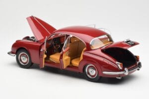 Daimler 250 V8 Червен Paragon 1:18 PA-98312 Метал — снимка 5 от 8