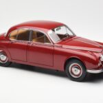 Daimler 250 V8 Червен Paragon 1:18 - image 6 of 8