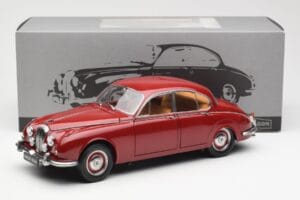 Daimler 250 V8 Червен Paragon 1:18 PA-98312 Метал — снимка 8 от 8