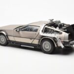 DeLorean DMC-12 Time Machine Back to the Future Сребрист Sun Star 1:18 - image 4 of 8