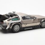 DeLorean DMC-12 Time Machine Back to the Future Сребрист Sun Star 1:18 - image 5 of 8