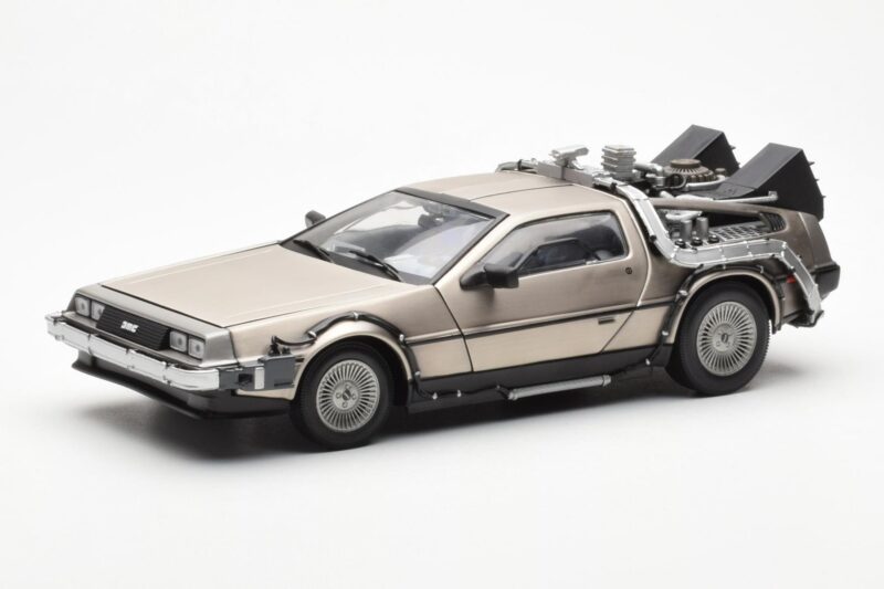 DeLorean DMC-12 Time Machine Back to the Future Сребрист Sun Star 1:18