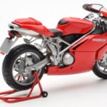 Ducati 999 Червен Minichamps 1:12 - image 3 of 4