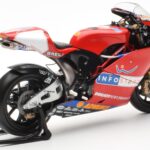 Ducati Desmosedici MotoGP Prova 2002 Minichamps 1:12 - image 3 of 4