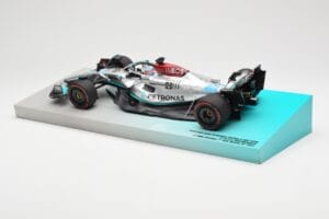 Mercedes AMG Petronas W13 E Performance #63 G. Russell Brazilian GP 1st Win 2022 Minichamps 1:18 113222163 Смола — снимка 3 от 4