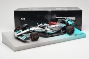 Mercedes AMG Petronas W13 E Performance #63 G. Russell Brazilian GP 1st Win 2022 Minichamps 1:18 113222163 Смола — снимка 4 от 4