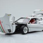 Ferrari F40 Перлено Бял Italy Kyosho 1:18 - image 2 of 8