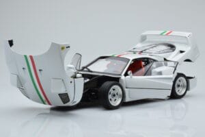 Ferrari F40 Перлено Бял Italy Kyosho 1:18 08416PWT-G Метал — снимка 2 от 8