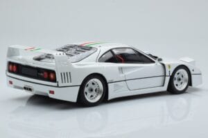 Ferrari F40 Перлено Бял Italy Kyosho 1:18 08416PWT-G Метал — снимка 3 от 8