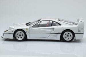 Ferrari F40 Перлено Бял Italy Kyosho 1:18 08416PWT-G Метал — снимка 4 от 8