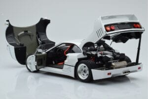 Ferrari F40 Перлено Бял Kyosho 1:18 08416PW-G Метал — снимка 5 от 8
