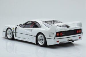 Ferrari F40 Перлено Бял Kyosho 1:18 08416PW-G Метал — снимка 7 от 8