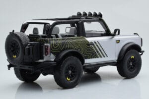 Ford Bronco RTR Iconic Сребрист GT Spirit 1:18 GT404 Смола — снимка 2 от 6