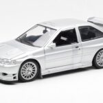 Ford Escort RS Cosworth Гражданска Версия Сребрист UT Models 1:18