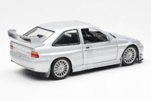 Ford Escort RS Cosworth Гражданска Версия Сребрист UT Models 1:18 22706 Метал — снимка 5 от 6