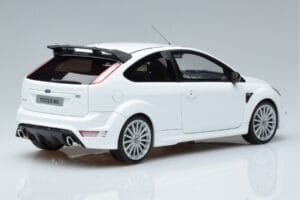 Ford Focus RS Mk2 Бял Otto 1:18 OT977 Смола — снимка 2 от 6