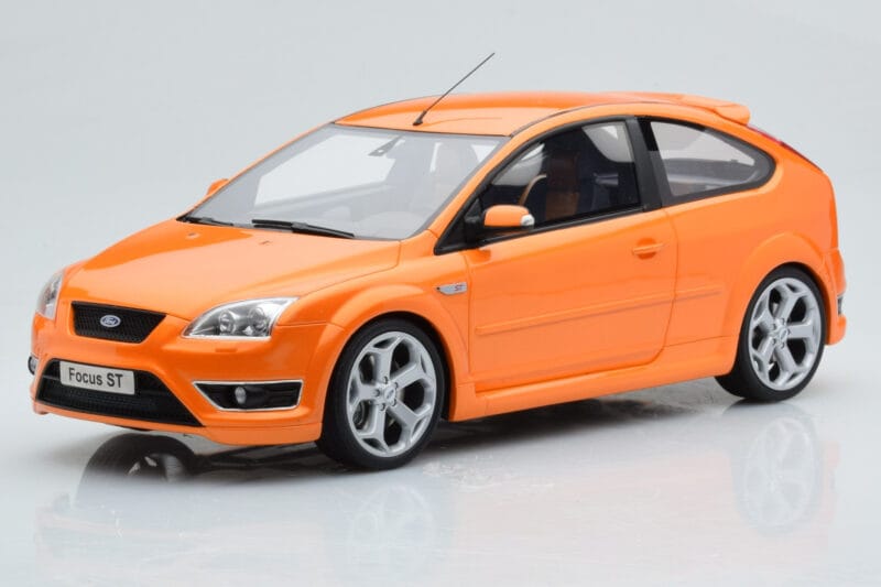 Ford Focus Mk2 ST 2.5 Electric Оранжев Otto 1:18