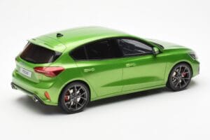 Ford Focus Mk5 ST Phase 2 Mean Зелен Otto 1:18 OT450 Смола — снимка 2 от 6