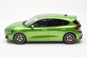 Ford Focus Mk5 ST Phase 2 Mean Зелен Otto 1:18 OT450 Смола — снимка 3 от 6