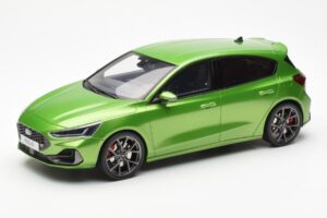 Ford Focus Mk5 ST Phase 2 Mean Зелен Otto 1:18