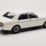 Ford Granada Mk1 Бял MCG 1:18 - image 2 of 6