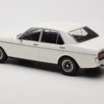 Ford Granada Mk1 Бял MCG 1:18 - image 5 of 6