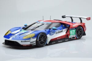 Ford GT Chip Ganassi Racing UK #67 M. Franchitti / A. Priaulx / H. Tincknell 24 Hours of Le Mans 2016 Minichamps 1:18