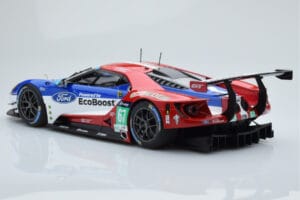 Ford GT Chip Ganassi Racing UK #67 M. Franchitti / A. Priaulx / H. Tincknell 24 Hours of Le Mans 2016 Minichamps 1:18 1551686 — снимка 5 от 6
