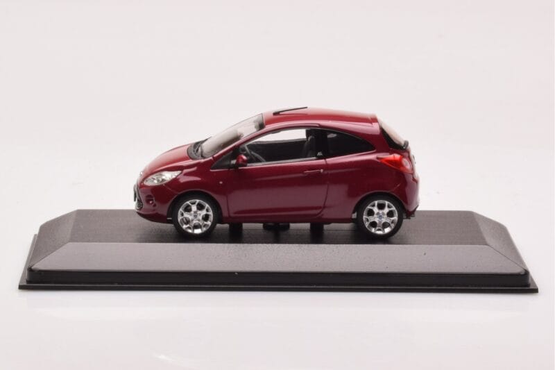 Ford Ka Mk2 Лилав Minichamps 1:43