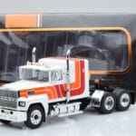 Ford LTL 9000 Бял Червен Оранжев IXO 1:43 - image 5 of 5