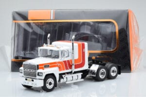 Ford LTL 9000 Бял Червен Оранжев IXO 1:43 TR094 Метал — снимка 5 от 5