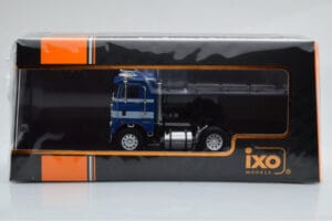 Freightliner COE Син Бял IXO 1:43 TR111 Метал — снимка 4 от 4