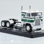 Freightliner FLA Бял Зелен IXO 1:43 - image 3 of 4