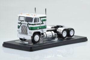 Freightliner FLA Бял Зелен IXO 1:43