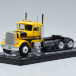 Freightliner FLC120 64T Жълт IXO 1:43 TR116