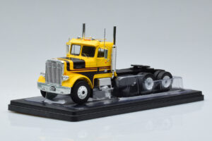 Freightliner FLC120 64T Жълт IXO 1:43 TR116