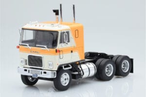 GMC Astro 95 Бежов Бял IXO 1:43