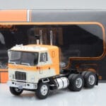 GMC Astro 95 Бежов Бял IXO 1:43 - image 5 of 5