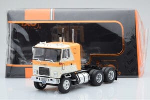 GMC Astro 95 Бежов Бял IXO 1:43 TR167 Метал — снимка 5 от 5