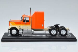 GMC General Оранжев IXO 1:43 TR129 Метал — снимка 3 от 6