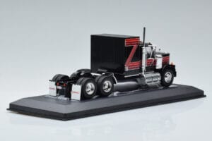 GMC General Червен Черен IXO 1:43 TR102 Метал — снимка 2 от 6
