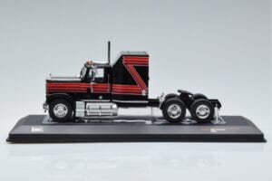 GMC General Червен Черен IXO 1:43 TR102 Метал — снимка 3 от 6