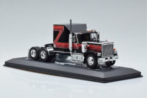 GMC General Червен Черен IXO 1:43 TR102 Метал — снимка 4 от 6