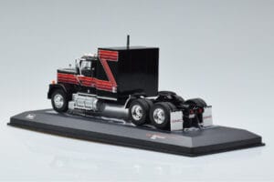GMC General Червен Черен IXO 1:43 TR102 Метал — снимка 5 от 6