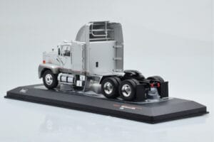 GMC General SBFA Сребърен IXO 1:43 TR166 Метал — снимка 5 от 6