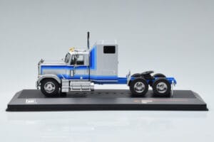 GMC General Сребрист IXO 1:43 TR079 Метал — снимка 3 от 6