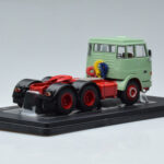 Henschel HS 19 TS Зелен IXO 1:43 - image 2 of 6