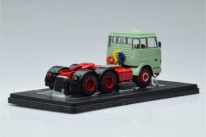 Henschel HS 19 TS Зелен IXO 1:43 TR151 Метал — снимка 2 от 6